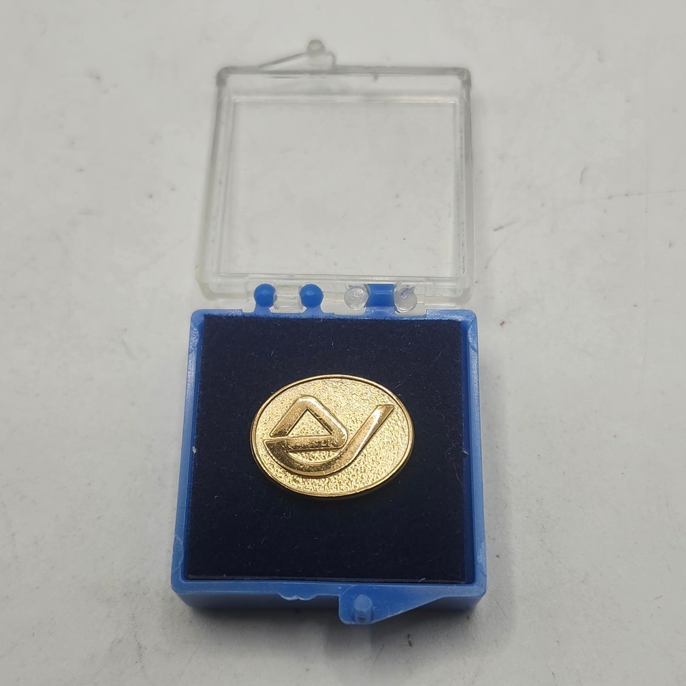Gold Tone Oval Geometric Logo Lapel Pin Textured Tie Tack Blue Presentation Case